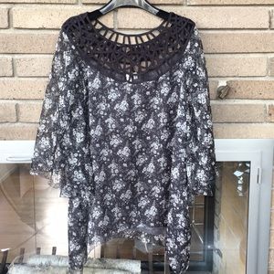 ROBBI AND NIKKI BLOUSE